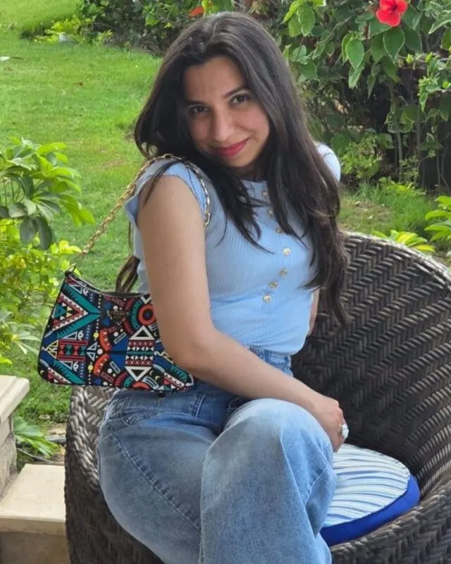 Farah, Iraqi dialect teacher